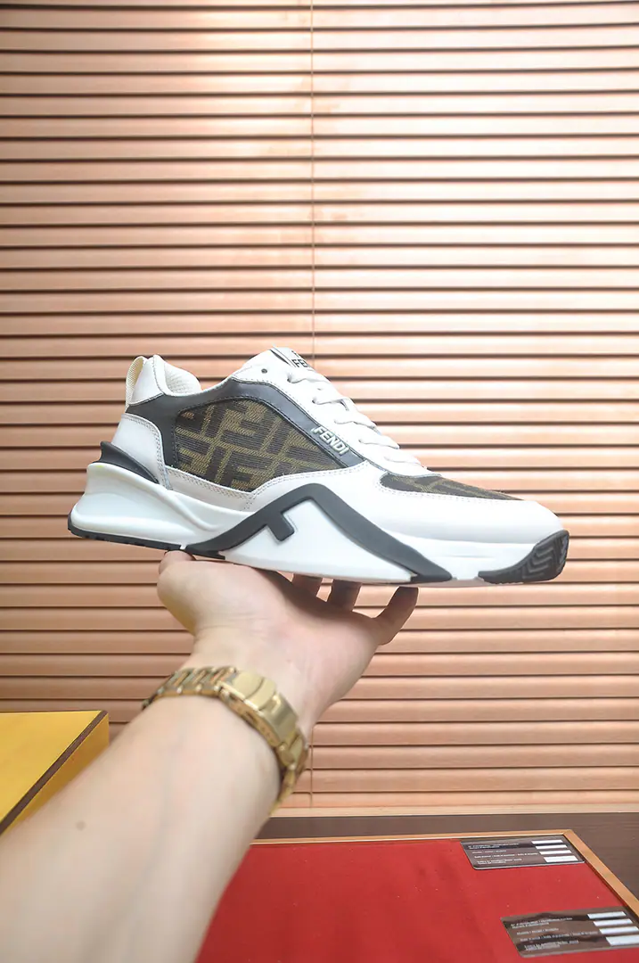 Get out of the factory. 【FendiFendi!】The latest love leisure sneakers.🔥 A lot.💑The star is the same. FD match The original one-to-one. DesignerKim JonesThe first sneakers.fendi match And the donkeys.TrainerBasketball sneakers. Material: Original Silknet in the Built: Airnets. Packaging: Original1:1Append high-end packaging size: 38-45（45 Make a no-refund order.）
