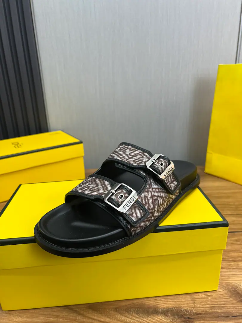Plant Fendi's men's slippers., ＦＥＮＤＩThe official network is one to one. 38-45Code 45 46 🉑️Make a reservation.！Multi-Currently Optional🌈