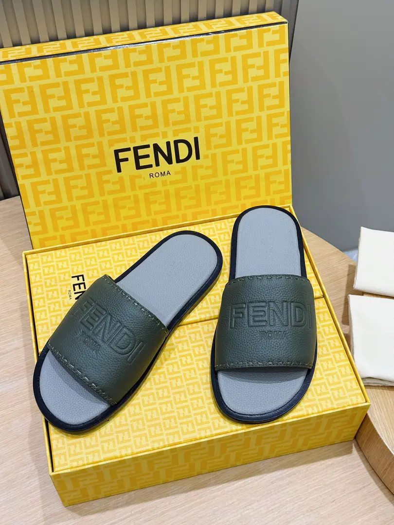 FENDIFendi Beach is a big-ass man-to-man slipper. A wide band of sandals.. PUROSE SHOES LIGHT, Extremely flexible.. A big, nice brand. Shoes under the sole.. That's a real shoe.. Shoes are so different., FFPattern Size:39-44(38.45 46Do it.）
