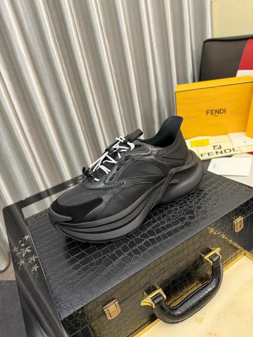 Get out of the factory.⌚️⌚️【Fendi! FENDI】The latest high-end man's shoe in Hong Kong.！ Original MonoQuality Use of imported cattle and leather materials for shoe surfaces, In the cow's skin. ！It's so cozy to be in the foot., The original plant is so resistant to the ground. Luxury fashion. It's a lot of fun.！Size: 38- ️⃣Colour Optional