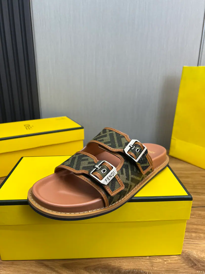 Plant Fendi's men's slippers., ＦＥＮＤＩThe official network is one to one. 38-45Code 45 46 🉑️Make a reservation.！Multi-Currently Optional🌈
