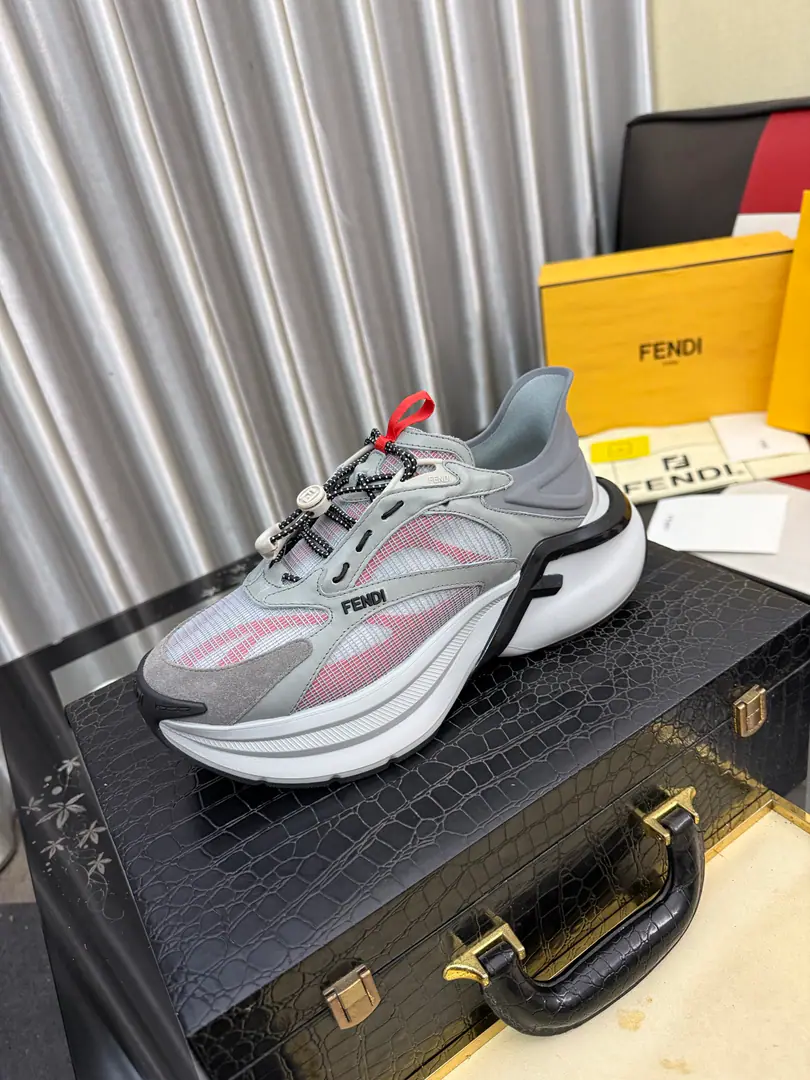 Get out of the factory.⌚️⌚️【Fendi! FENDI】The latest high-end man's shoe in Hong Kong.！ Original MonoQuality Use of imported cattle and leather materials for shoe surfaces, In the cow's skin. ！It's so cozy to be in the foot., The original plant is so resistant to the ground. Luxury fashion. It's a lot of fun.！Size: 38- ️⃣Colour Optional