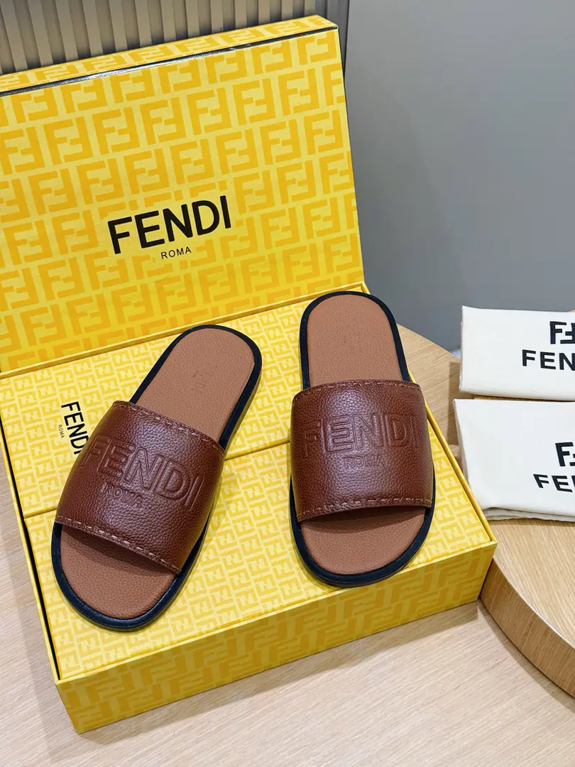 FENDIFendi Beach is a big-ass man-to-man slipper. A wide band of sandals.. PUROSE SHOES LIGHT, Extremely flexible.. A big, nice brand. Shoes under the sole.. That's a real shoe.. Shoes are so different., FFPattern Size:39-44(38.45 46Do it.）