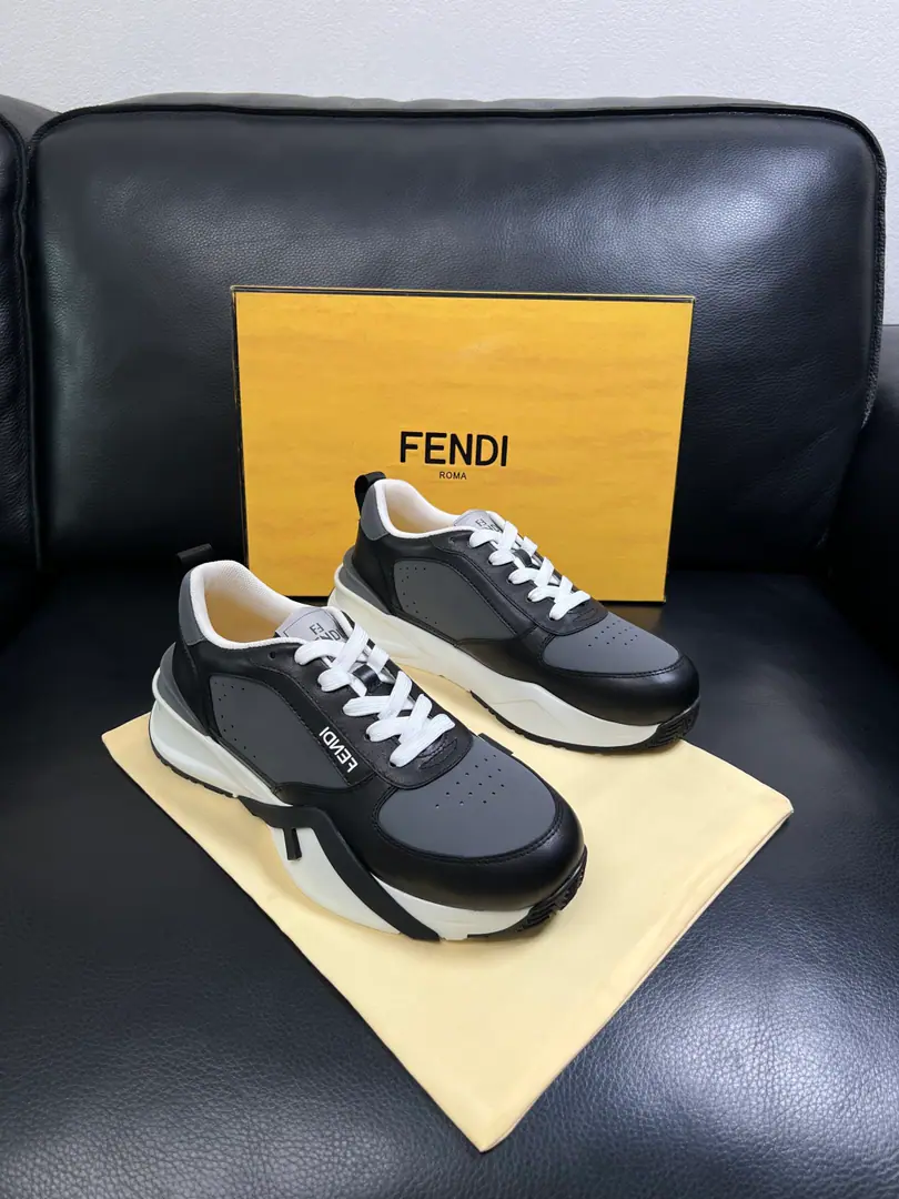 FENDI High Quality Top-level craft Fendi! Synchronize original plant configuration, Italian import of original paste, I'll take a breath of fresh air and a nice little mat., Shoes under the sole.: The original factory is super comfortable with the original base., The original factory and the single., Codes 39-44（Make a reservation. 38-45 ）