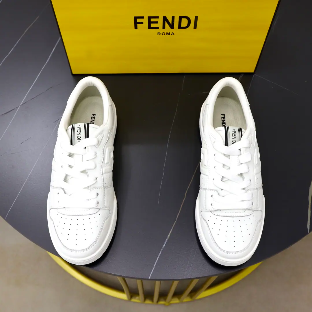 Get out of the factory. Couple money.👫FENDINew money for the season FENDI MatchSports shoes The white and the fuzzy and the low-looking shoes. MarkerFENDI MatchSports shoes, The shoe and tongue are brand new.FENDI TapeBelt. The white and the fuzzy material., Shoes and side-cams are pierced.. Sides are gluted.FFMark. Rubber soles, SidebandFENDIWord. A shoe box with a tie of the same colour.. Size: 35-45Couple money.