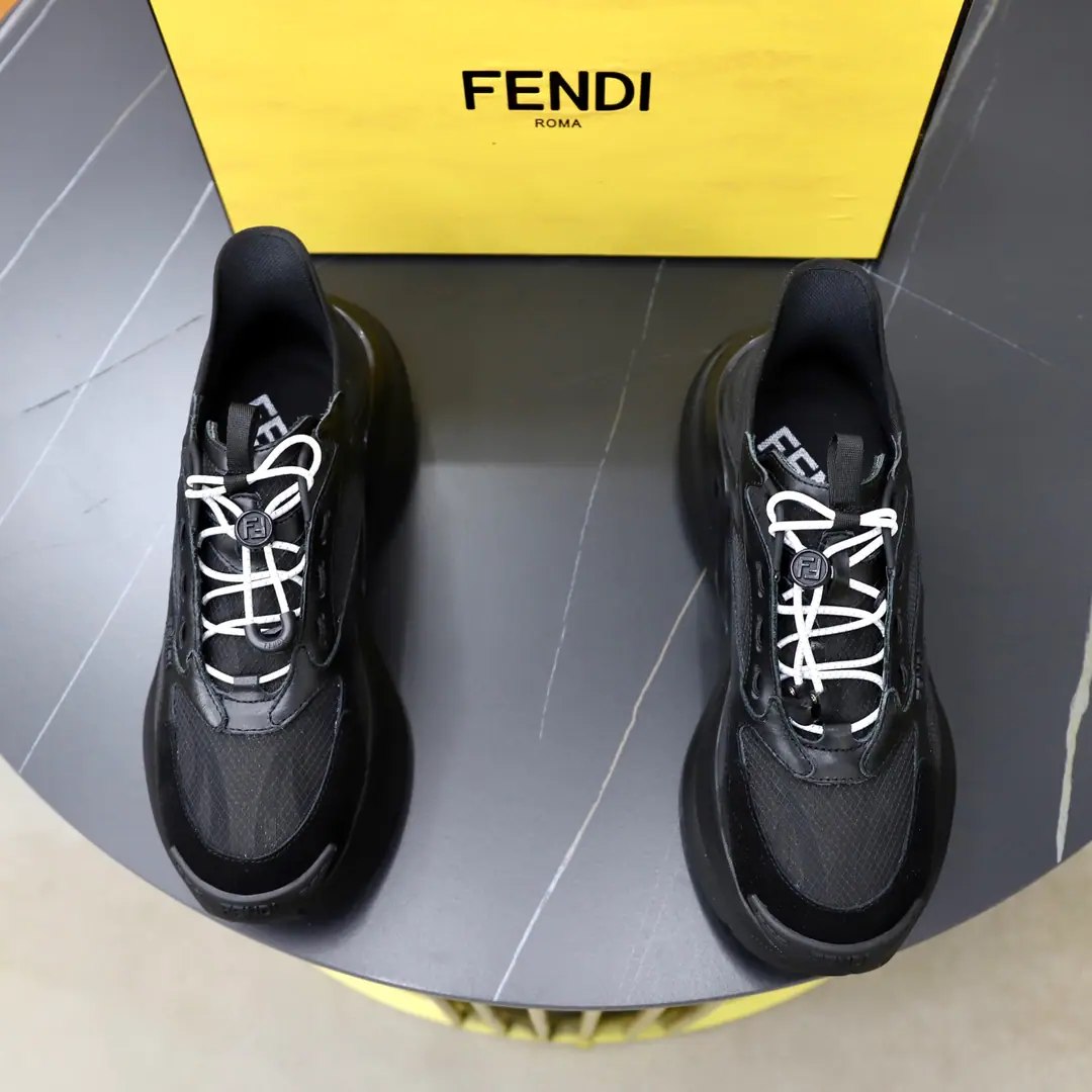 Get out of the factory. 🔥Brand: Fendi!（FENDI） Size: 38-44（45Custom） Level: Original MonoQuality High Version Materials: Imported cattle skin➕ It's a good comfort. The original is so light that it's smooth. Type: Travel Fashion and leisure shoes. ♪ The tide's on ♪