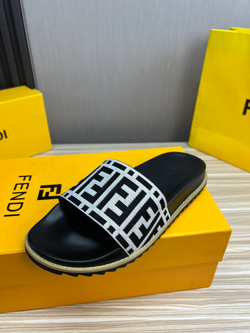 Plant Fendi's men's slippers., ＦＥＮＤＩThe official network is one to one. 38-45Code 45 46 🉑️Make a reservation.！Multi-Currently Optional🌈