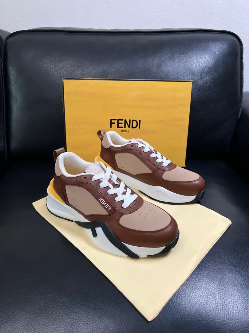 FENDI High Quality Top-level craft Fendi! Synchronize original plant configuration, Italian import of original paste, I'll take a breath of fresh air and a nice little mat., Shoes under the sole.: The original factory is super comfortable with the original base., The original factory and the single., Codes 39-44（Make a reservation. 38-45 ）