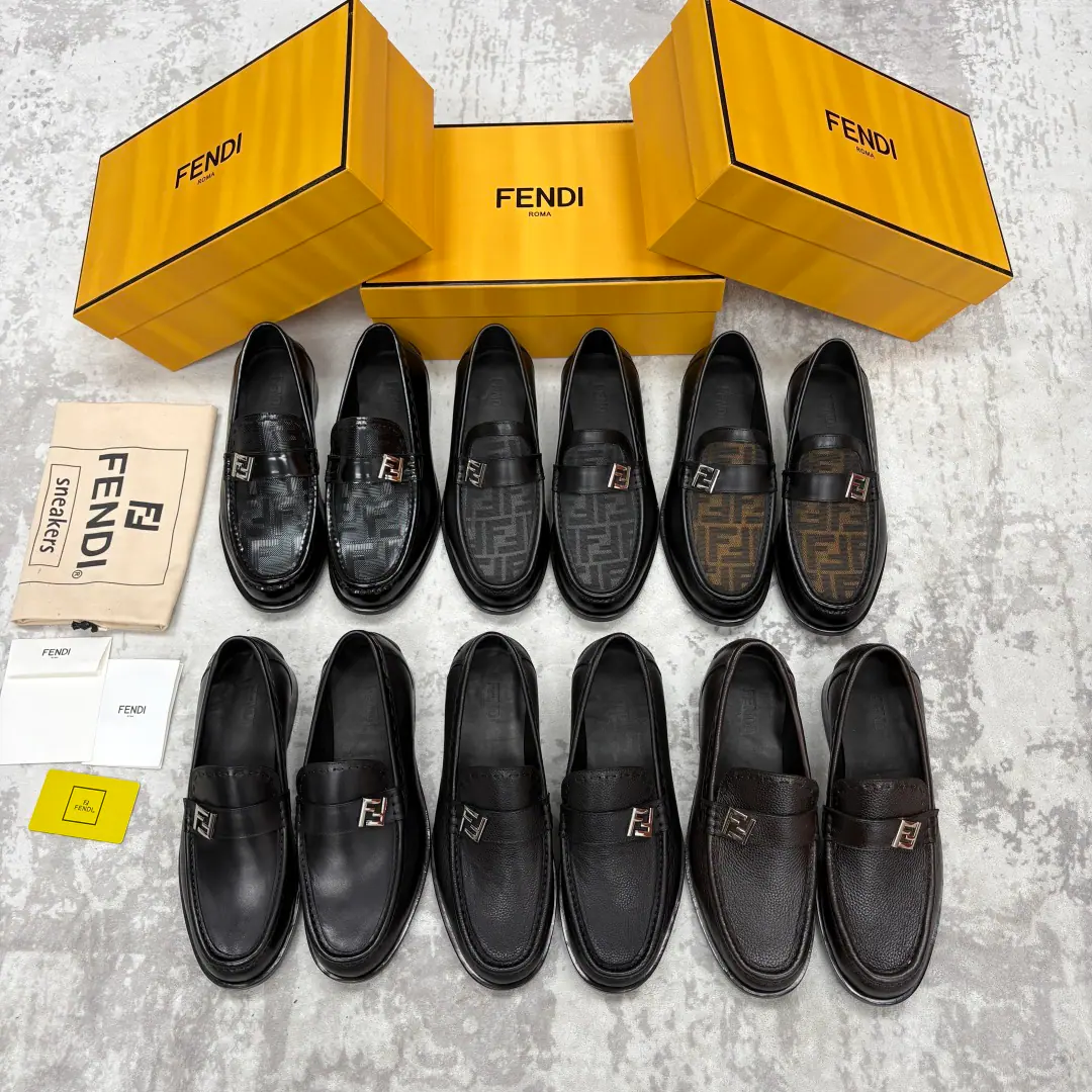 💋💍FDNew fend* Finn.-D! O’LockLeFleur shoes. Official sales priceRMB, Use imported cattle skin/FFBring the fabric./Open the beads./The light-faced cow skin. There's a visible hand sew on the shoe., Shoes with bars and stales. Fend* O'LockMetal button details. It's brown./Fire gray with fabric mounds. Silver-faced metal. The inside water dyes the skin of the cow. Original Italian🇮🇹That's a big shot. FFtpu Materials, I'm taking the rubber stickers back. I'm wearing it. It's a classic elegant style. It's a modern aesthetic interpretation. Standard leather shoe code number: 39～44# （38.45.46🉑Do it.） Batch