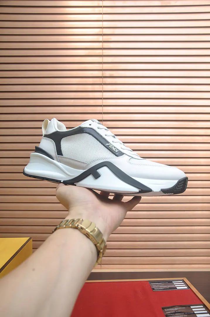 Get out of the factory. 【FendiFendi!】The latest love leisure sneakers.🔥 A lot.💑The star is the same. FD match The original one-to-one. DesignerKim JonesThe first sneakers.fendi match And the donkeys.TrainerBasketball sneakers. Material: Original Silknet in the Built: Airnets. Packaging: Original1:1Append high-end packaging size: 38-45（45 Make a no-refund order.）