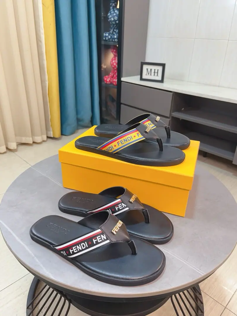 Get out of the factory.🌹🌹【FENDI】Fendi! Spring and summer, the new man's sandals. - The slippers are coming out.✨ Colors are cool. Top-level purchase of original bills Use of import bands on the shoe surface➕ Original Base. Comfortable with fashion.. Codes: 38-44