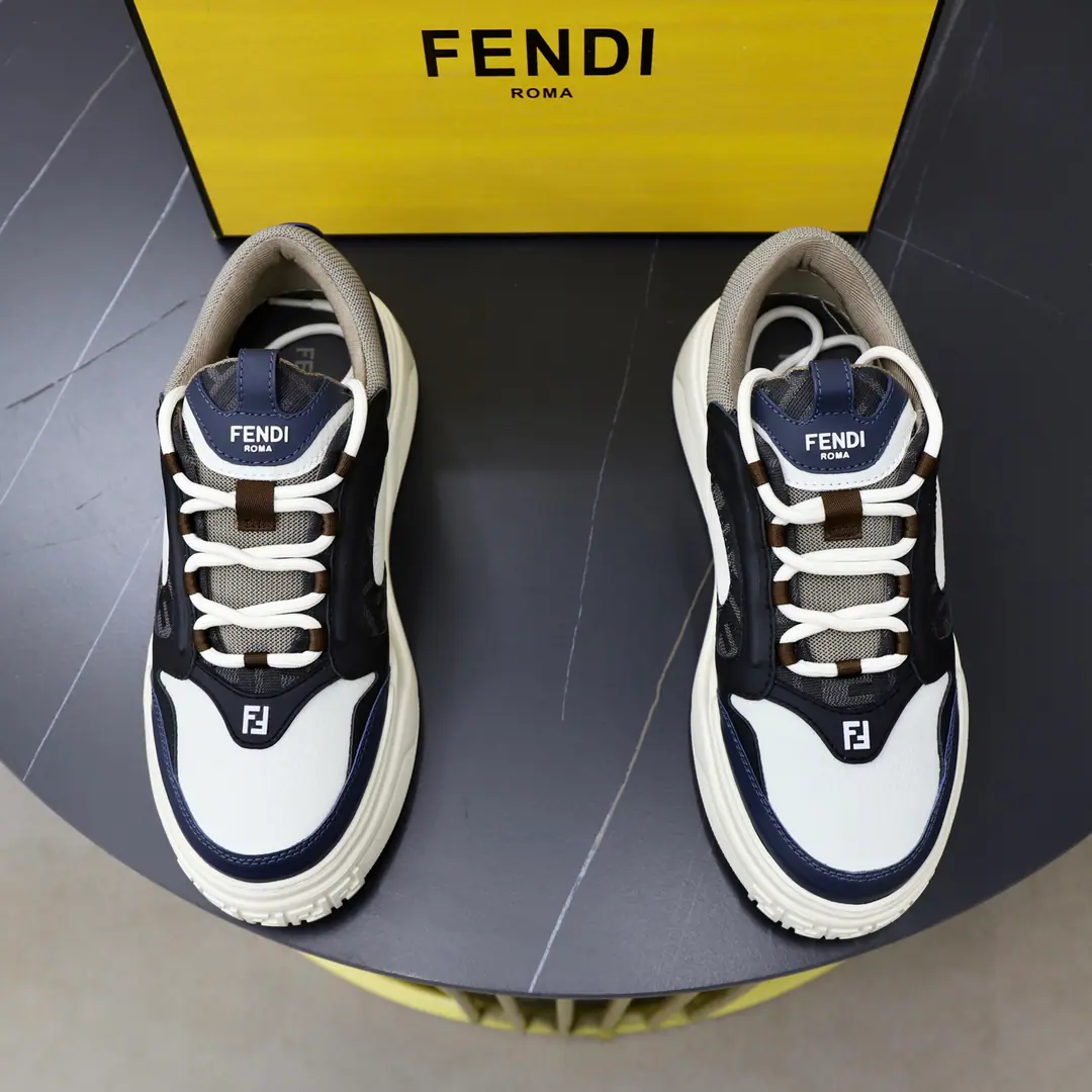 Top Version: Men Fendi Fendi! Latest ForceSeries FFThick Leisure Sports shoes Shoes. Original procurement development Make the goods. This one. ForcePut on your low-shoes.. White all-particle leather and white and brown smooth leather material, Use cushion elements. Brown.FFThe details of flowers and yellow high-tech fabrics.. Light, thick white soles., Shoeheads and heel.FFPattern Details ♪ And deliver the fine packaging ♪🛍📦 ▪️Fabulous.: Original import of head-level cattle skin ▪️Uchi.: The original custom-made air network. ▪️Shoes under the sole.: Original model rubber bubble material ▪️Bottom: 5CM ▪️Size: Men39-45