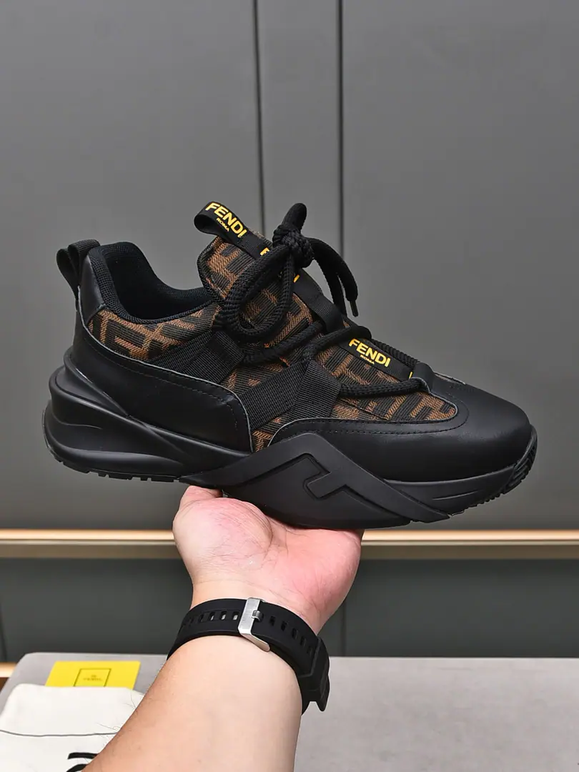 🔥🔥🔥P 🆕NewFDAutumn winter leisure shoes., There's a engraved bottom of the wave-shaped shoe.FWord. Heel with a twilighted flower.Fend* FlowWord. Shoe-faced cow-skinning.👍👍Unique innovation！It's so light-weight.EVAShoes under the sole., The whole thing is light and comfortable.！Size: 38-44（45Do it.）