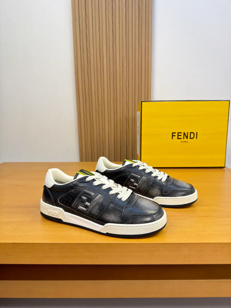 【 Fendi】Fendi! High-end quality Original List👩🏻‍❤️‍👨🏻Couples with leisure sports shoes. Shoe.: Original🔝Skins of a cow., Shoes..The brand of the car.‘F’Totem., Shoe tongue..BrandlogoCursor, Back up..Silk mark.logo Uchi.: Brand canvas. Otsumi!: It's so light.TPR.Rubber; Double-coloured base Super-high-quality control.·- I'm doing a little work.: Highlight(High-end·- How expensive.·Slot) Size: Same paragraph for men and women36-44（Women35.41, Men38.45, Make a reservation.)·FD0728
