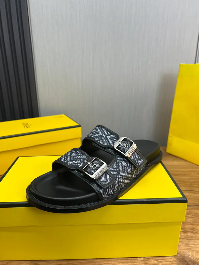 Plant Fendi's men's slippers., ＦＥＮＤＩThe official network is one to one. 38-45Code 45 46 🉑️Make a reservation.！Multi-Currently Optional🌈
