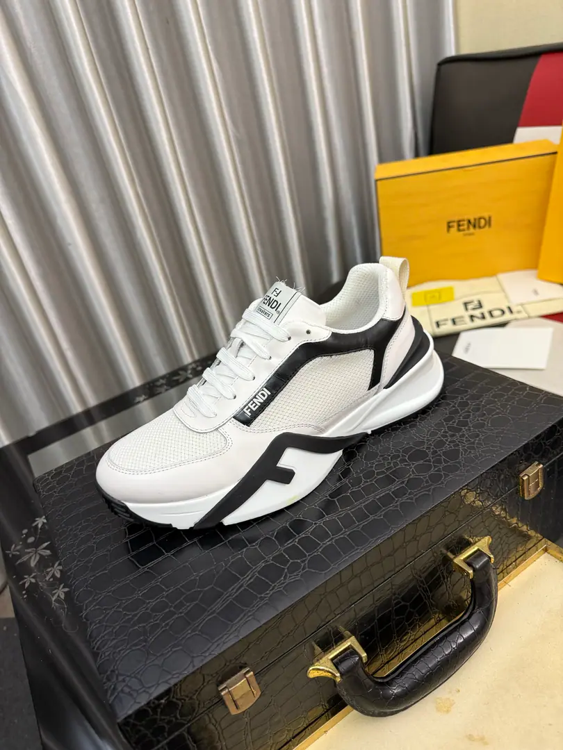 Get out of the factory.⌚️⌚️【Fendi! FENDI】The latest high-end man's shoe in Hong Kong.！ Original MonoQuality Use of imported cattle and leather materials for shoe surfaces, In the cow's skin. ！It's so cozy to be in the foot., The original plant is so resistant to the ground. Luxury fashion. It's a lot of fun.！Size: 38-44