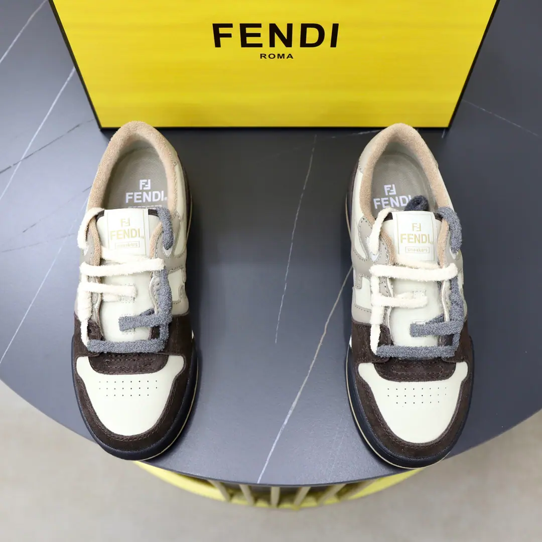 Get out of the factory. 🔥Couple money.（Top First List） Brand: Fendi!（FENDI） Size: 35-44（Men38, 45Custom） Level: Original MonoQuality High Version Materials: Import original cow skins➕ It's a good comfort. OriginalTPU♪ And then you're gonna slide down ♪ Type: Travel Fashion and leisure shoes. ♪ The tide's on ♪