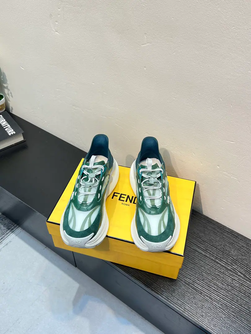 Fendi【Fendi!】The money's on the market.🔥The official network is synchronizing fashion old dad shoes.👟 Use original branding to fly paste.Original cow skin+In the air network.+A sheep's skin cushion. Perfectly shaped top quality., You deserve it.🔜Original rubber floor, Super-slipperproof grinding.👣 Codes: 38-44（45 46 I'll make sure I don't change it.）
