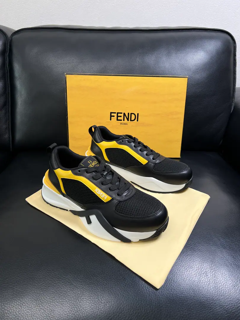 FENDI High Quality Top-level craft Fendi! Synchronize original plant configuration, Italian import of original paste, I'll take a breath of fresh air and a nice little mat., Shoes under the sole.: The original factory is super comfortable with the original base., The original factory and the single., Codes 39-44（Make a reservation. 38-45 ）