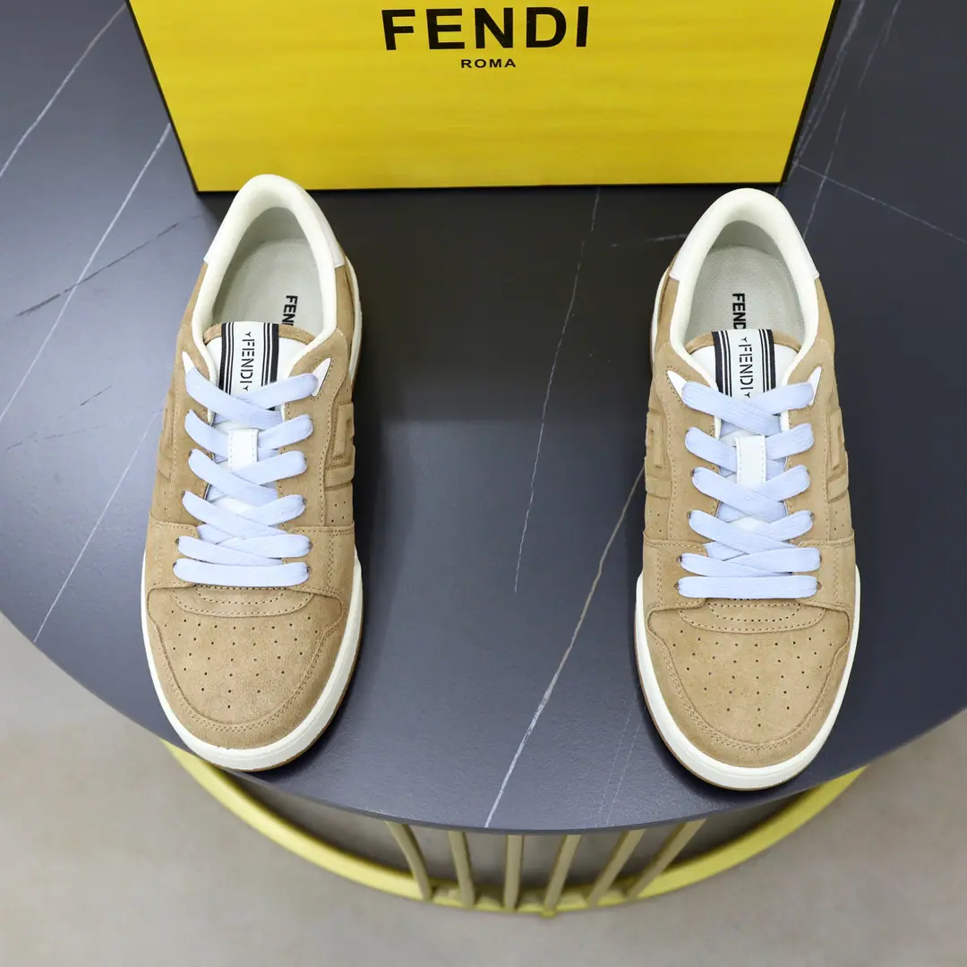 Get out of the factory. Couple money.👫FENDINew money for the season FENDI MatchSports shoes The white and the fuzzy and the low-looking shoes. MarkerFENDI MatchSports shoes, The shoe and tongue are brand new.FENDI TapeBelt. The white and the fuzzy material., Shoes and side-cams are pierced.. Sides are gluted.FFMark. Rubber soles, SidebandFENDIWord. A shoe box with a tie of the same colour.. Size: 35-45Couple money.