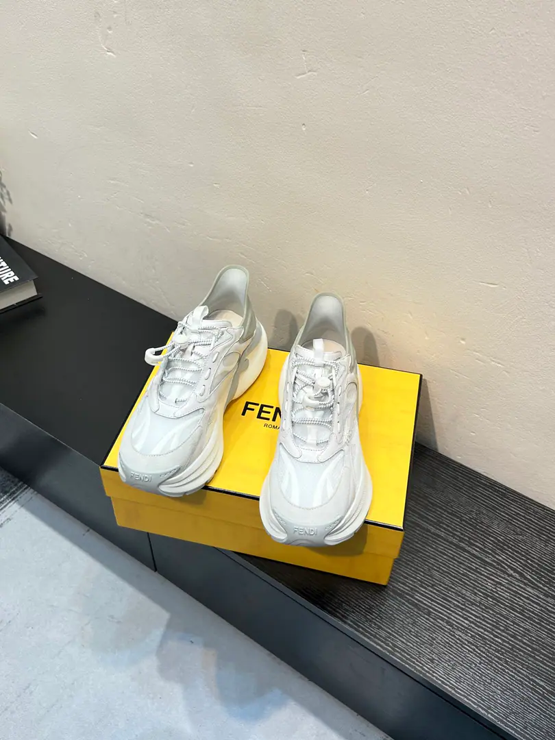 Fendi【Fendi!】The money's on the market.🔥The official network is synchronizing fashion old dad shoes.👟 Use original branding to fly paste.Original cow skin+In the air network.+A sheep's skin cushion. Perfectly shaped top quality., You deserve it.🔜Original rubber floor, Super-slipperproof grinding.👣 Codes: 38-44（45 46 I'll make sure I don't change it.）