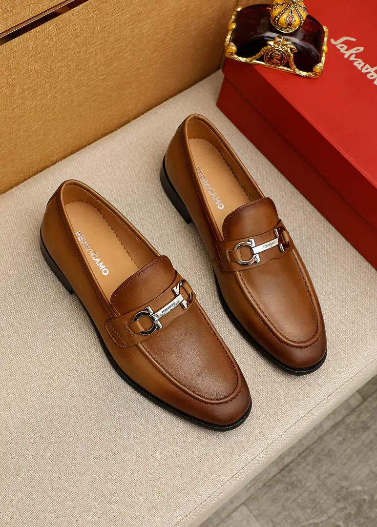 💐 Trade marks: Ferragamo「 Pyragmud.」Leisure shoes. Positive code number: 39-44（38.45.46🉑️Custom） Commodity materials: Select Importing cow-skinned shoes.+Classic hardware button., Imported pigs🐖Pioneer.. Strong stereo visual effects, Original Base Yin. Colour: 2⃣️Colour Optional