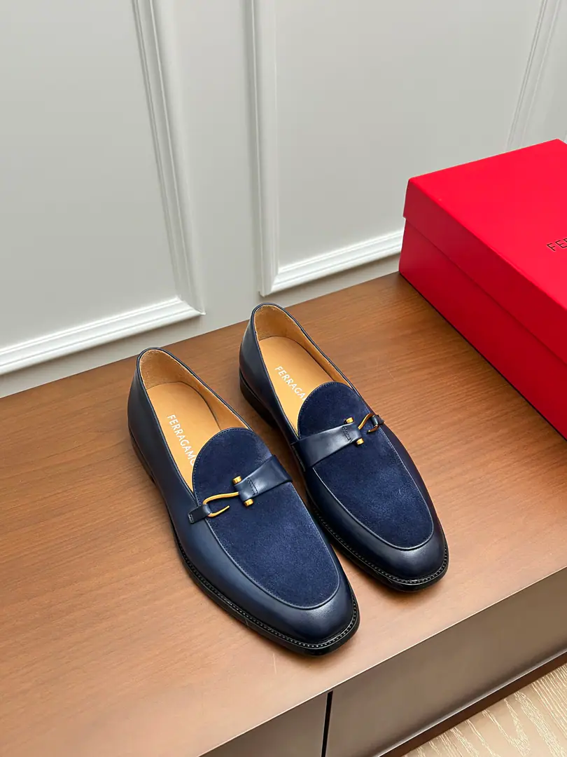 Ferragam～ Codes: 38-45 FThe Queens Network is wearing leather shoes., Perfect work., Top Cycling, Using imported Italian calf skin design, The ancient law is hand-made with the original hardware cutter., In the cow's skin./Foot., Importing the original Luxury is a very big deal., It's just like the American counter., Welcome to the comparison.！（38.45.46.47I'll make sure I don't change it.）