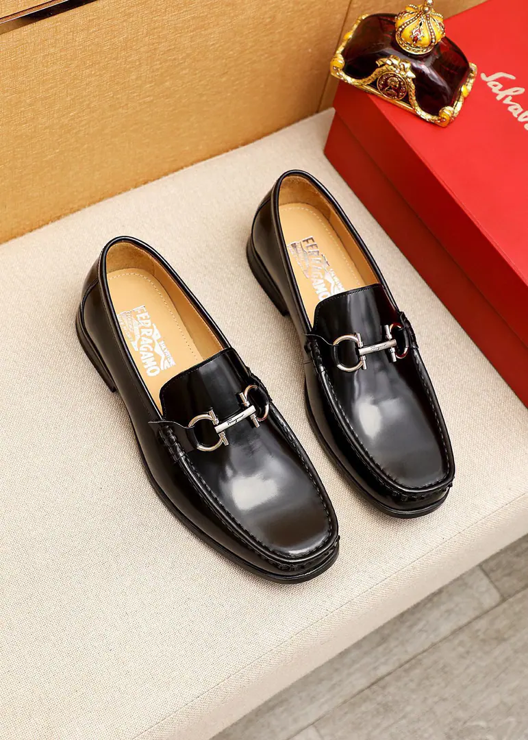 💐 Trade marks: Ferragamo「 Pyragmud.」Leisure shoes. Positive code number: 38-44（45.46🉑️Custom） Commodity materials: Select Import the head layer with the bouquet of shoes.+Luxury hardware button., Imported water-tied cattle🐂Pioneer.. Strong stereo visual effects, Original rubber floor Yin. Colour: 1⃣️Colour Optional
