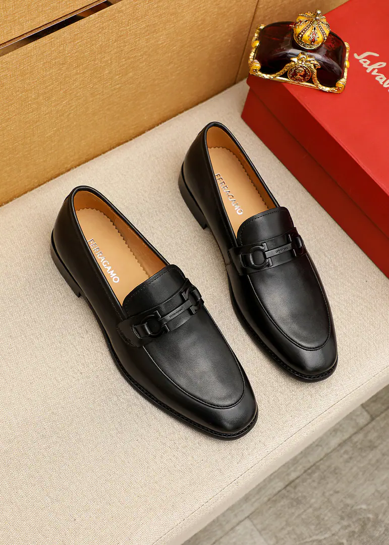 💐 Trade marks: Ferragamo「 Pyragmud.」Leisure shoes. Positive code number: 39-44（38.45.46🉑️Custom） Commodity materials: Select Importing cow-skinned shoes.+Classic hardware button., Imported pigs🐖Pioneer.. Strong stereo visual effects, Original Base Yin. Colour: 1⃣️Colour Optional