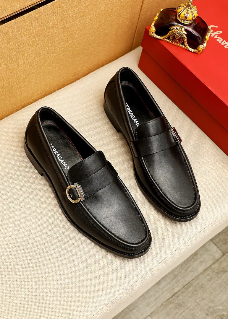 💐 Trade marks: Ferragamo「 Pyragmud.」Leisure shoes. Positive code number: 38-44（45.46🉑️Custom） Commodity materials: Select Importing cow-skinned shoes.+Classic hardware button., Imported water-tied cattle🐂Pioneer.. Strong stereo visual effects, Original Base Yin. Colour: 5⃣️Colour Optional