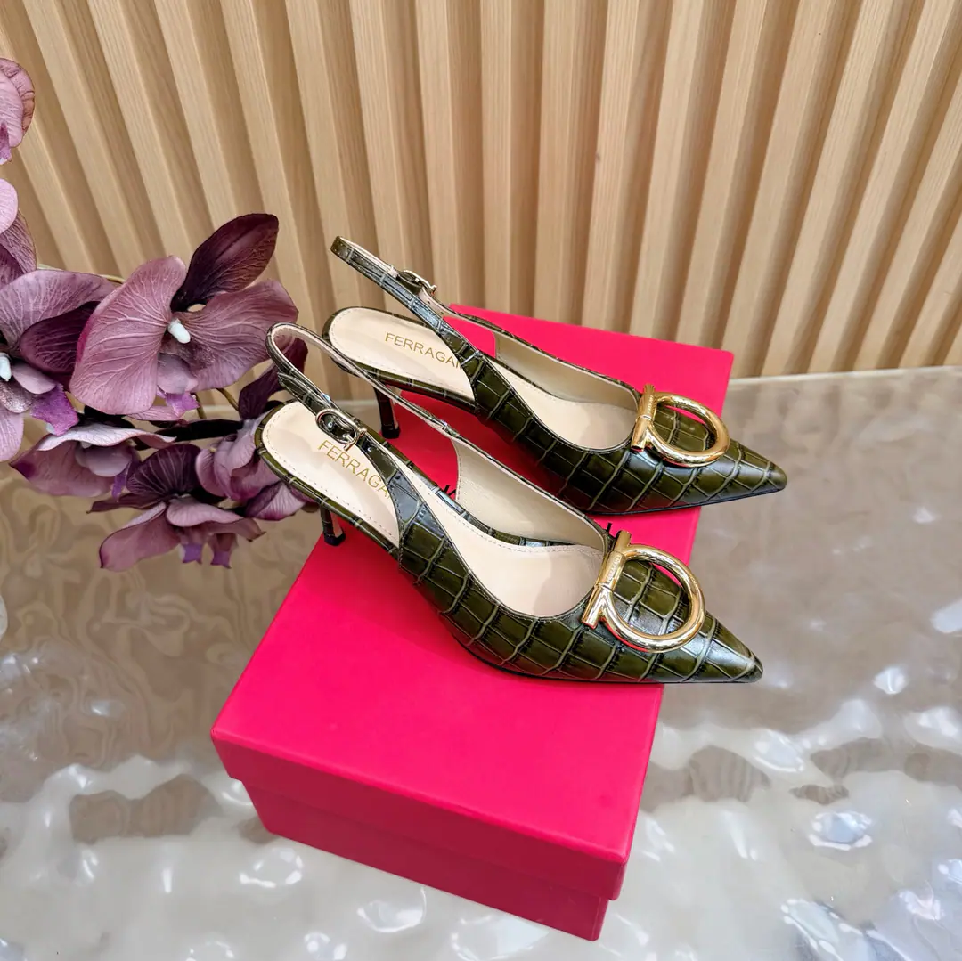 🍃 FERRAGA*OPhila.*The Xinjin is a big one.GanciniThe horseshoes are high. Mary Jane's sandals. ✔ High circle with the Phila's Mary Jane's shoe., The classic horseshoe buttons are embedded in the shoe., You can do a little bit of a little bit of a little bit of a little bit of a little bit of a little bit of a little bit of a little bit of a little bit of a little bit of a little bit of a little bit of a little bit of a little bit of a little bit of a bit of a little bit of a little bit of a little bit of a bit of a little bit of a...！It's a low- and low-scaling design., He's been running away for a day, and he's not tired.🦖 🍃Fabulous.: Original calf skin. 🍃Uchi.: 🐑The sheep's skin is in the ground.. 🍃Otsumi!: The original is really a big one.. 🍃He's tall.: 6cm 🍃Codes: 35-41（.40.41.I'll make sure I don't change it.）