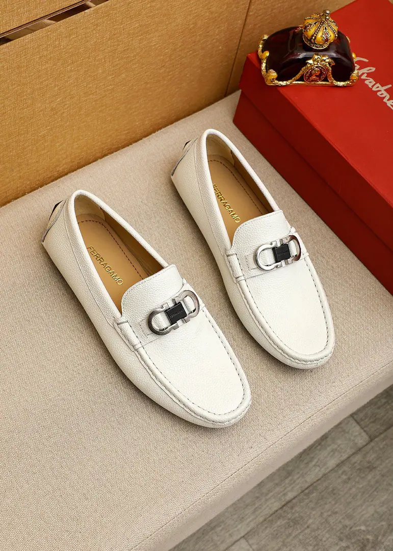 💐 Trade marks: Ferragamo「 Pyragmud.」Doudou shoes. Positive code number: 38-44（45🉑️Custom） Commodity materials: Select Imported stubby cow-skins.+Classic hardware button., Imported sheep🐑Pioneer.. Strong stereo visual effects, Original Base Yin. Colour: 3⃣️Colour Optional