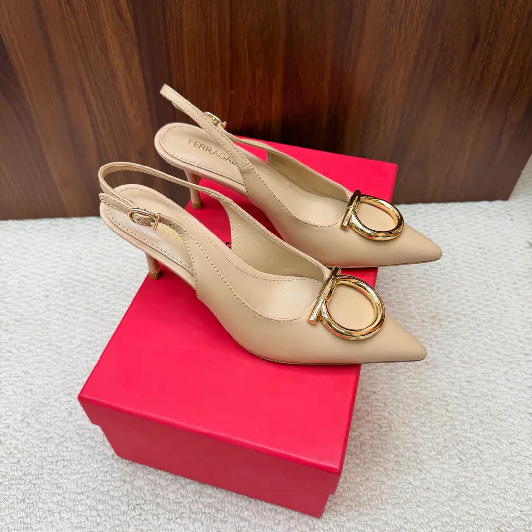 🍃 FERRAGA*OPhila.*The Xinjin is a big one.GanciniThe horseshoes are high. Mary Jane's sandals. ✔ High circle with the Phila's Mary Jane's shoe., The classic horseshoe buttons are embedded in the shoe., You can do a little bit of a little bit of a little bit of a little bit of a little bit of a little bit of a little bit of a little bit of a little bit of a little bit of a little bit of a little bit of a little bit of a little bit of a little bit of a bit of a little bit of a little bit of a little bit of a bit of a little bit of a...！It's a low- and low-scaling design., He's been running away for a day, and he's not tired.🦖 🍃Fabulous.: Original calf skin. 🍃Uchi.: 🐑The sheep's skin is in the ground.. 🍃Otsumi!: The original is really a big one.. 🍃He's tall.: 6cm 🍃Codes: 35-41（.40.41.I'll make sure I don't change it.）