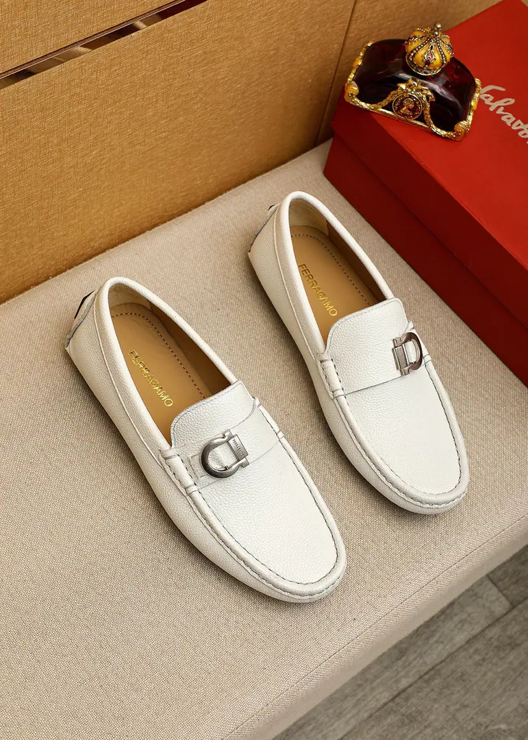 💐 Trade marks: Ferragamo「 Pyragmud.」Doudou shoes. Positive code number: 38-44（45🉑️Custom） Commodity materials: Select Imported stubby cow-skins.+Classic hardware button., Imported sheep🐑Pioneer.. Strong stereo visual effects, Original Base Yin. Colour: 3⃣️Colour Optional