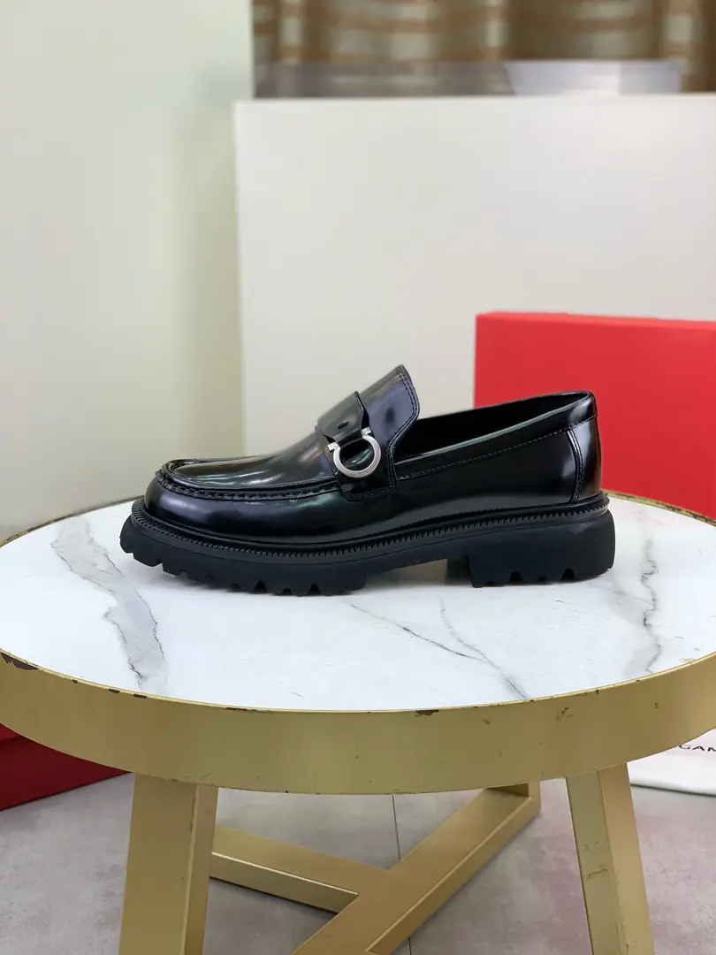 Plant prices Top Quality【Salvatore Ferragamo】Ferragm's business shoes., Official Network1:1Top-level requisition quality, The shoe-side import is a good version of the original cow skin., The inside floors are covered with the original imported water skin., Importing the original order of Italian handmade blisters the bottom of the bubble, Codes: 39-45（38 46It's a deal.）