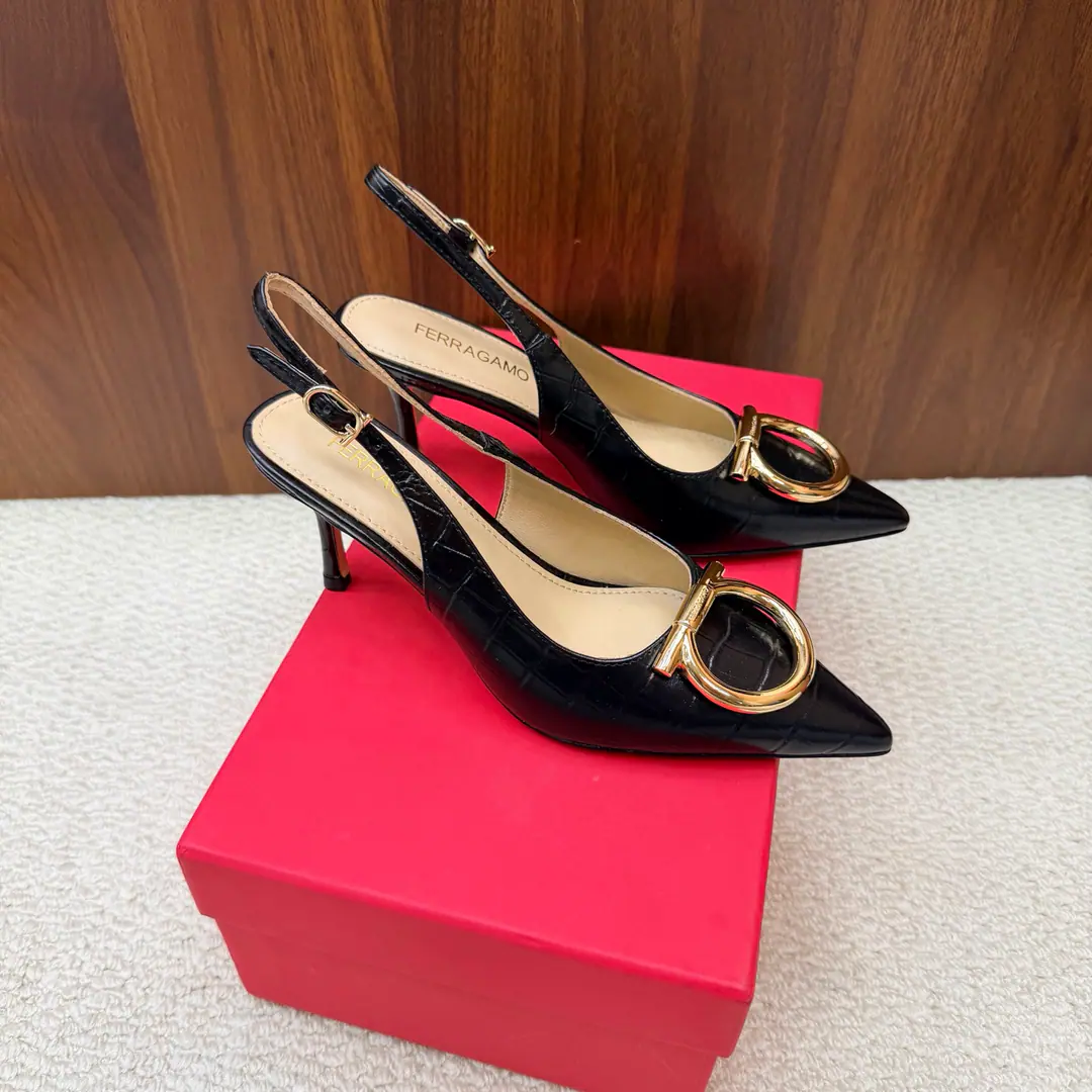 🍃 FERRAGA*OPhila.*The Xinjin is a big one.GanciniThe horseshoes are high. Mary Jane's sandals. ✔ High circle with the Phila's Mary Jane's shoe., The classic horseshoe buttons are embedded in the shoe., You can do a little bit of a little bit of a little bit of a little bit of a little bit of a little bit of a little bit of a little bit of a little bit of a little bit of a little bit of a little bit of a little bit of a little bit of a little bit of a bit of a little bit of a little bit of a little bit of a bit of a little bit of a...！It's a low- and low-scaling design., He's been running away for a day, and he's not tired.🦖 🍃Fabulous.: Original calf skin. 🍃Uchi.: 🐑The sheep's skin is in the ground.. 🍃Otsumi!: The original is really a big one.. 🍃He's tall.: 6cm 🍃Codes: 35-41（.40.41.I'll make sure I don't change it.）