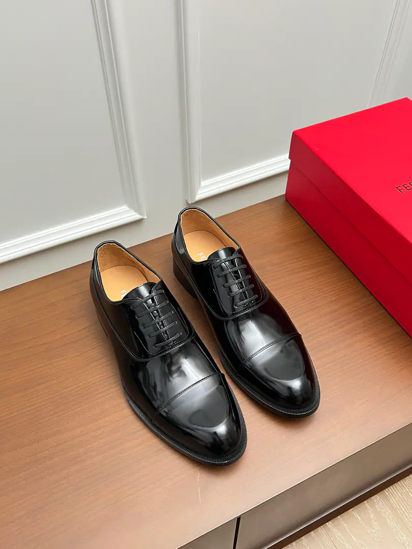 Ferragam～ Codes: 38-45 FThe Queens Network is wearing leather shoes., Perfect work., Top Cycling, Using imported Italian calf skin design, The ancient law is hand-made with the original hardware cutter., In the cow's skin./Foot., Importing the original Luxury is a very big deal., It's just like the American counter., Welcome to the comparison.！（38.45.46.47I'll make sure I don't change it.）
