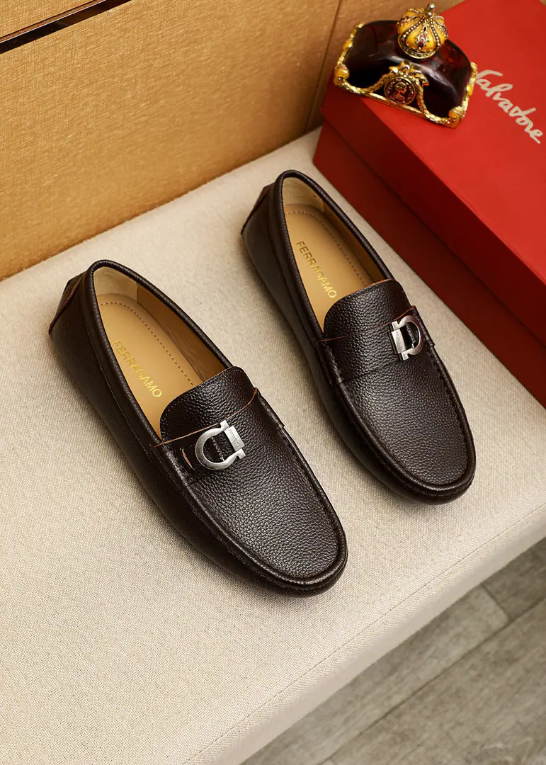 💐 Trade marks: Ferragamo「 Pyragmud.」Doudou shoes. Positive code number: 38-44（45🉑️Custom） Commodity materials: Select Imported stubby cow-skins.+Classic hardware button., Imported sheep🐑Pioneer.. Strong stereo visual effects, Original Base Yin. Colour: 3⃣️Colour Optional