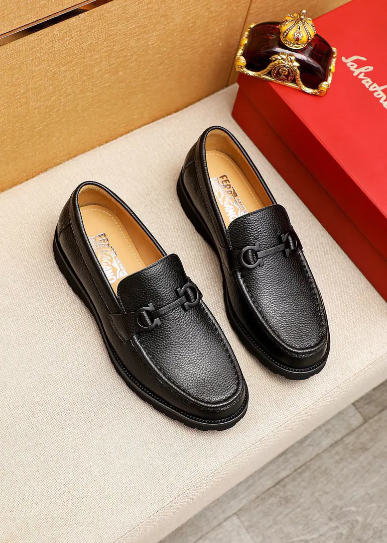 💐 Trade marks: Ferragamo「 Pyragmud.」Leisure shoes. Positive code number: 38-44（45.46🉑️Custom） Commodity materials: Select Imported head branches, swirling cattle and shoes.+Luxury hardware button., Imported water-tied cattle🐂Pioneer.. Strong stereo visual effects, Original Bubble Bottom Yin. Colour: 1⃣️Colour Optional