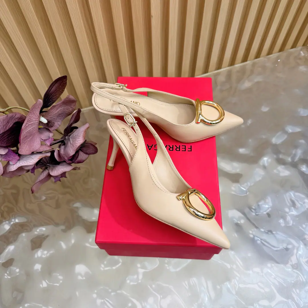 🍃 FERRAGA*OPhila.*The Xinjin is a big one.GanciniThe horseshoes are high. Mary Jane's sandals. ✔ High circle with the Phila's Mary Jane's shoe., The classic horseshoe buttons are embedded in the shoe., You can do a little bit of a little bit of a little bit of a little bit of a little bit of a little bit of a little bit of a little bit of a little bit of a little bit of a little bit of a little bit of a little bit of a little bit of a little bit of a bit of a little bit of a little bit of a little bit of a bit of a little bit of a...！It's a low- and low-scaling design., He's been running away for a day, and he's not tired.🦖 🍃Fabulous.: Original calf skin. 🍃Uchi.: 🐑The sheep's skin is in the ground.. 🍃Otsumi!: The original is really a big one.. 🍃He's tall.: 6cm 🍃Codes: 35-41（.40.41.I'll make sure I don't change it.）