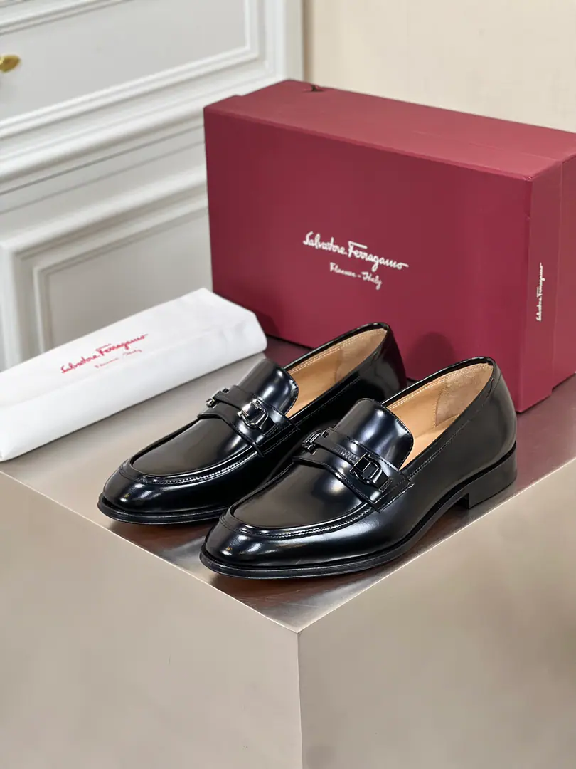 ••New•• Ferraga*_High-end men's business shoes.. Imported cattle skin, The hard stuff is just to create a more comfortable dress experience., Original shoes,, The lines are smooth.！Original cow skin➕Importing calves., That's a big one.！ Size: 39-44（38.45.46Do it.）
