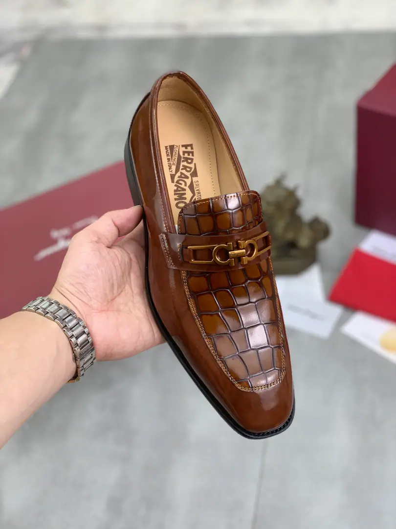 Plant prices 【Real value】In the watered cow. 🆘【Salvatore Ferragamo】Pyragmud. The man's latest leisure business shoes.！The cabinet is on the market.！The fabric is in the form of a dedicated import version of the original, with a pony skin., Imported water to dye cattle skin inside., It's absolutely luxurious., ♪ Lead the fashion current ♪. Match: 38-45（46 47It's a deal.）. Black Brown Colour Optional