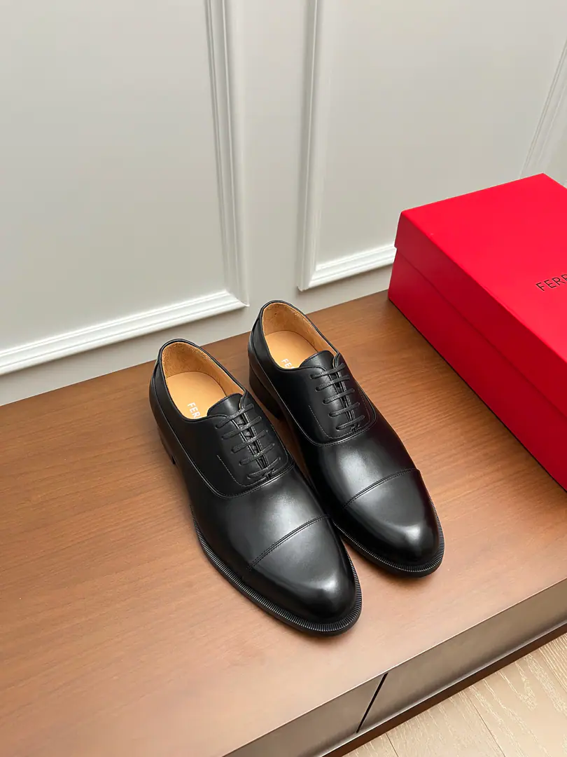 Ferragam～ Codes: 38-45 FThe Queens Network is wearing leather shoes., Perfect work., Top Cycling, Using imported Italian calf skin design, The ancient law is hand-made with the original hardware cutter., In the cow's skin./Foot., Importing the original Luxury is a very big deal., It's just like the American counter., Welcome to the comparison.！（38.45.46.47I'll make sure I don't change it.）