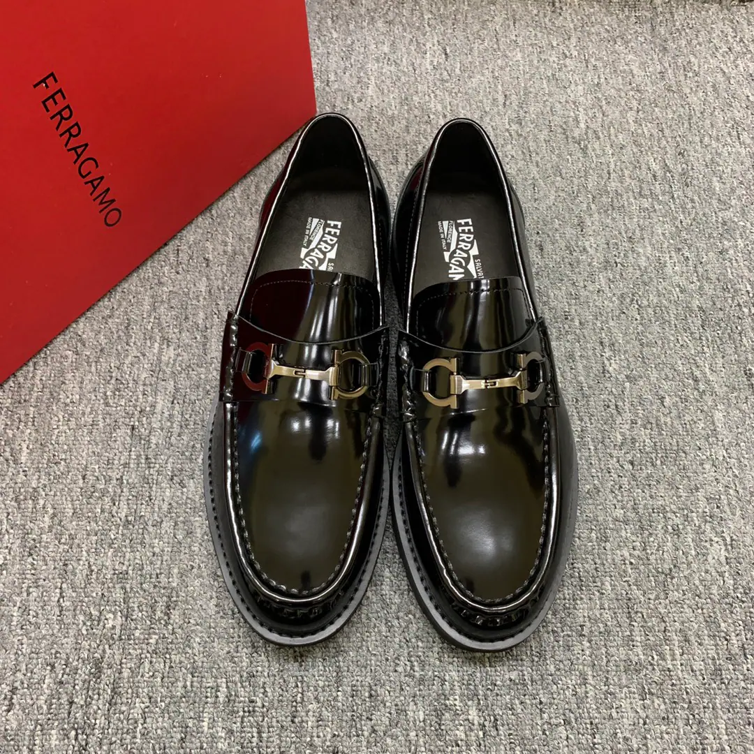 🎁🎁🎁😈【Ferragamo】Men's leather shoes., The latest blast., 1:1Original billing quality, - The best., The shoe is coming in with a bouquet., The manual sewn line highlights the design of rounded shoes., All the inside feet are imported with cattle skin., Original hardware, The original light-blow bubbles., Match39-44, (38,45Make a no-refund order.)