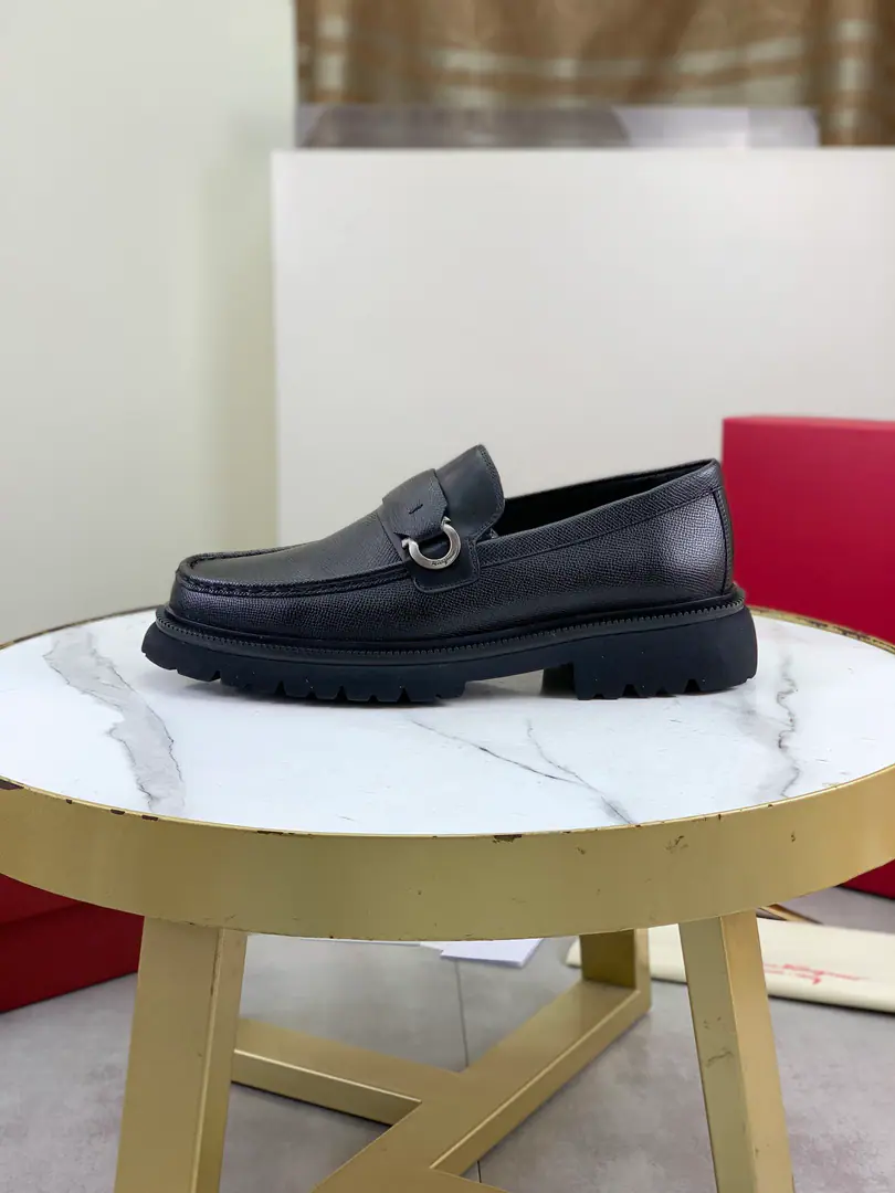Plant prices Top Quality【Salvatore Ferragamo】Ferragm's business shoes., Official Network1:1Top-level requisition quality, The shoe-side import is a good version of the original cow skin., The inside floors are covered with the original imported water skin., Importing the original order of Italian handmade blisters the bottom of the bubble, Codes: 39-45（38 46It's a deal.）