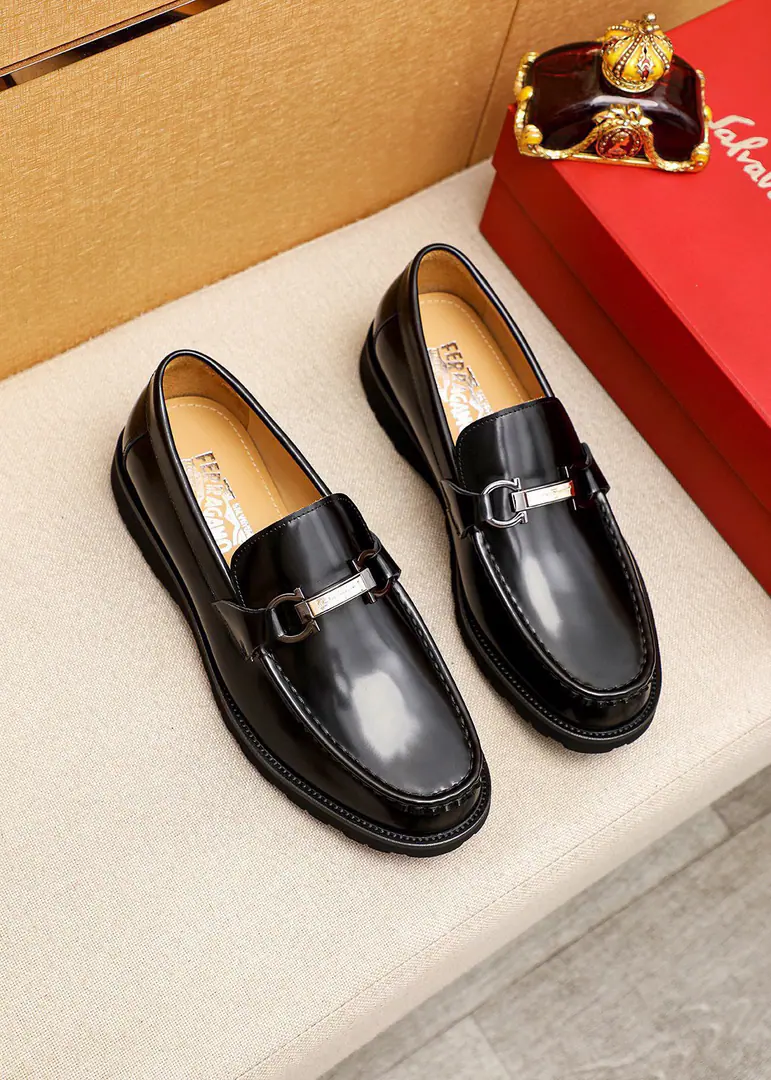 💐 Trade marks: Ferragamo「 Pyragmud.」Leisure shoes. Positive code number: 38-44（45.46🉑️Custom） Commodity materials: Select Import the head layer with the bouquet of shoes.+Luxury hardware button., Imported water-tied cattle🐂Pioneer.. Strong stereo visual effects, Original Bubble Bottom Yin. Colour: 1⃣️Colour Optional