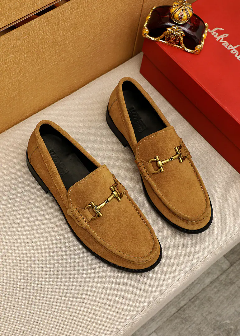 💐 Trade marks: Ferragamo「 Pyragmud.」Leisure shoes. Positive code number: 38-44（45.46🉑️Custom） Commodity materials: Select Imported sanded little cow shoes+Luxury hardware button., Imported water-tied cattle🐂Pioneer.. Strong stereo visual effects, Original Base Yin. Colour: 6⃣️Colour Optional