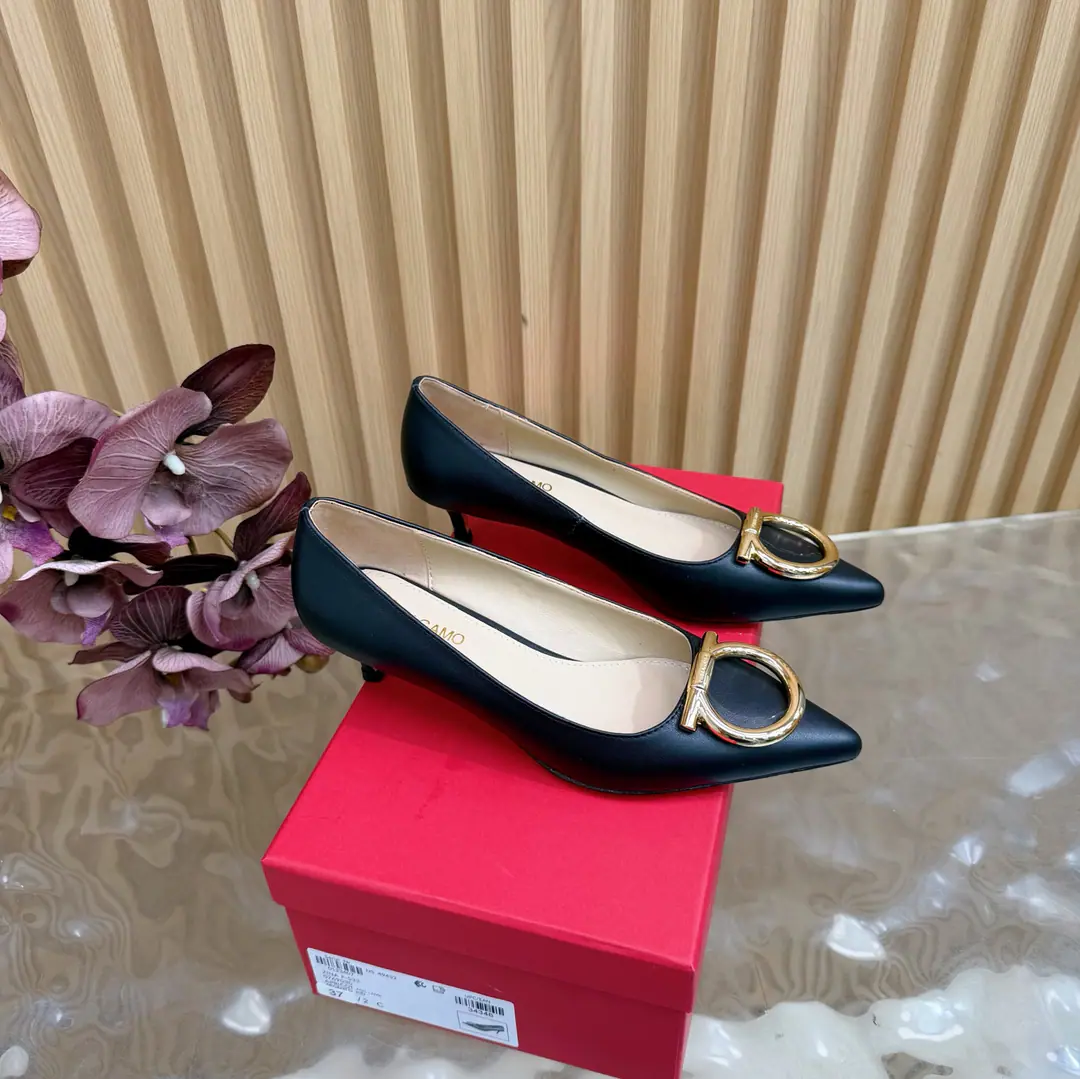 🍃 FERRAGA*OPhila.*The Xinjin is a big one.GanciniThe horseshoes are high. Mary Jane's single shoes. ✔ High circle with the Phila's Mary Jane's shoe., The classic horseshoe buttons are embedded in the shoe., You can do a little bit of a little bit of a little bit of a little bit of a little bit of a little bit of a little bit of a little bit of a little bit of a little bit of a little bit of a little bit of a little bit of a little bit of a little bit of a bit of a little bit of a little bit of a little bit of a bit of a little bit of a...！It's a low- and low-scaling design., He's been running away for a day, and he's not tired.🦖 🍃Fabulous.: Original calf skin. 🍃Uchi.: 🐑The sheep's skin is in the ground.. 🍃Otsumi!: The original is really a big one.. 🍃He's tall.: 4cm/6cm 🍃Codes: 35-41（.40.41.42 I'll make sure I don't change it.）