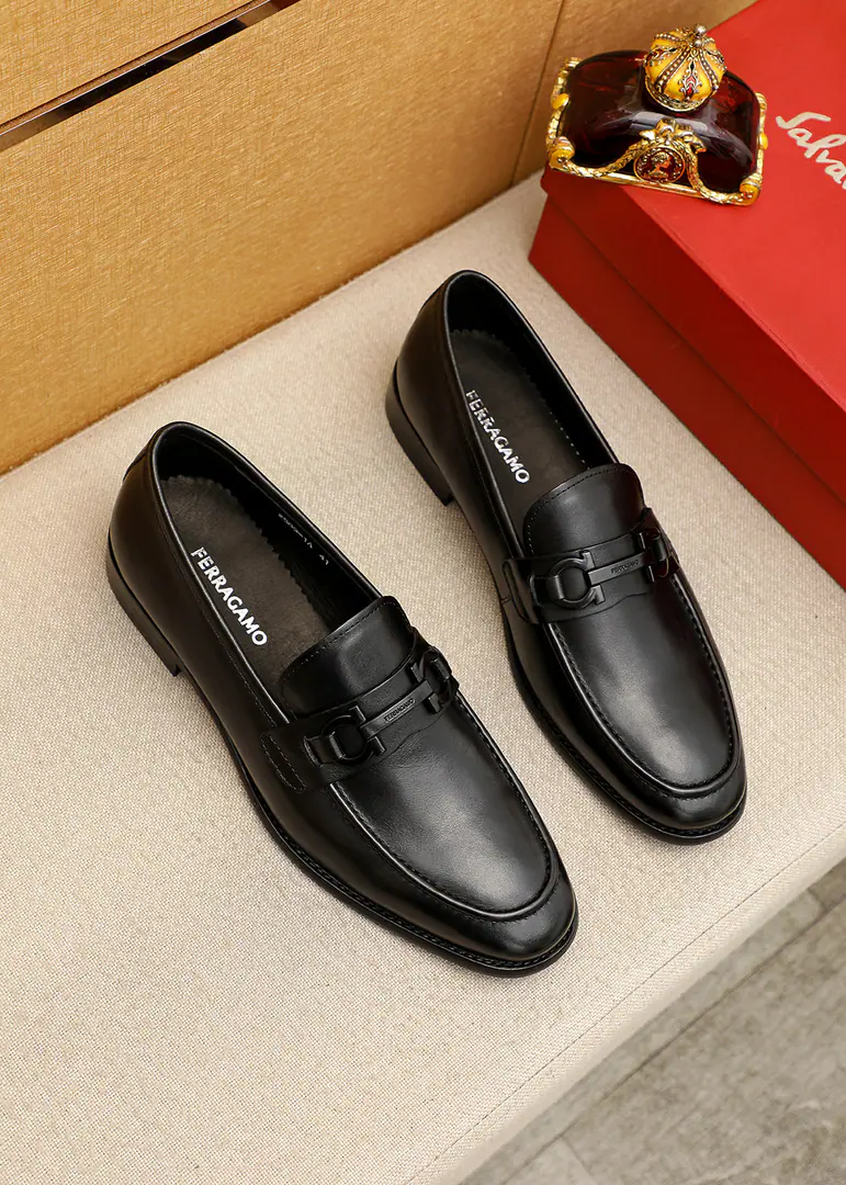 💐 Trade marks: Ferragamo「 Pyragmud.」Leisure shoes. Positive code number: 39-44（38.45.46🉑️Custom） Commodity materials: Select Importing cow-skinned shoes.+Classic hardware button., Imported pigs🐖Pioneer.. Strong stereo visual effects, Original Base Yin. Colour: 2⃣️Colour Optional
