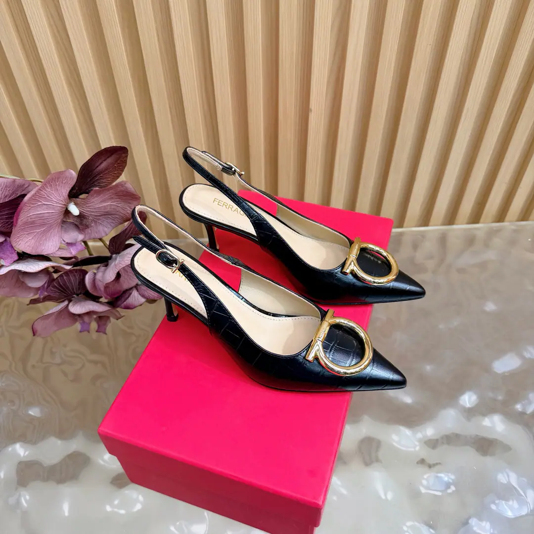 🍃 FERRAGA*OPhila.*The Xinjin is a big one.GanciniThe horseshoes are high. Mary Jane's sandals. ✔ High circle with the Phila's Mary Jane's shoe., The classic horseshoe buttons are embedded in the shoe., You can do a little bit of a little bit of a little bit of a little bit of a little bit of a little bit of a little bit of a little bit of a little bit of a little bit of a little bit of a little bit of a little bit of a little bit of a little bit of a bit of a little bit of a little bit of a little bit of a bit of a little bit of a...！It's a low- and low-scaling design., He's been running away for a day, and he's not tired.🦖 🍃Fabulous.: Original calf skin. 🍃Uchi.: 🐑The sheep's skin is in the ground.. 🍃Otsumi!: The original is really a big one.. 🍃He's tall.: 6cm 🍃Codes: 35-41（.40.41.I'll make sure I don't change it.）